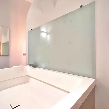 Comfy 2 Bedrooms Near The 公寓 *