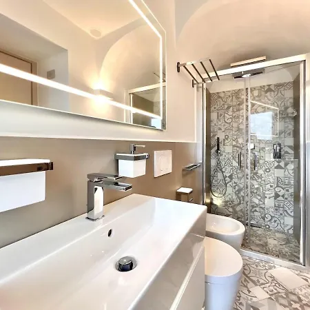 公寓 Comfy 2 Bedrooms Near The